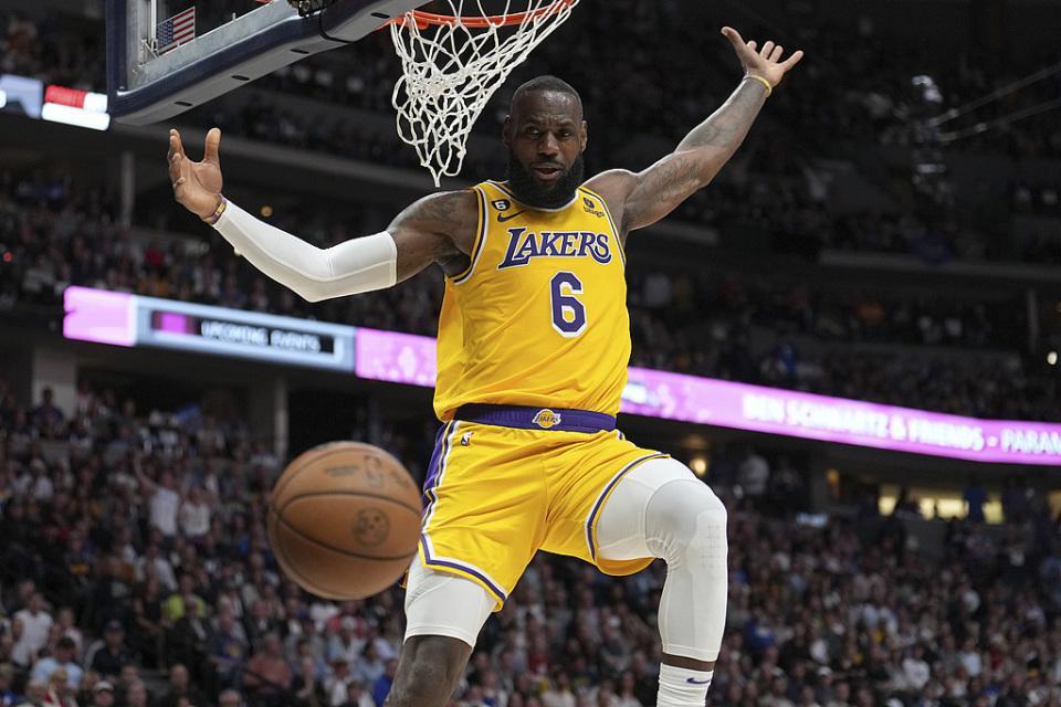 开云官网-NBA得分榜：詹姆斯断崖领先 哈登升至第九！再进一步几乎不可能？